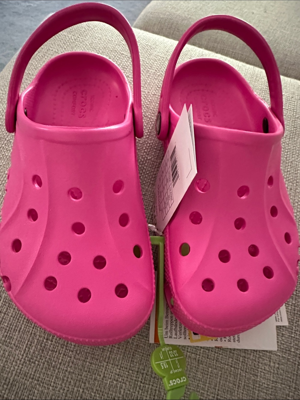 New CROCS Kids Clog in Bright Pink - Picture 4 of 4